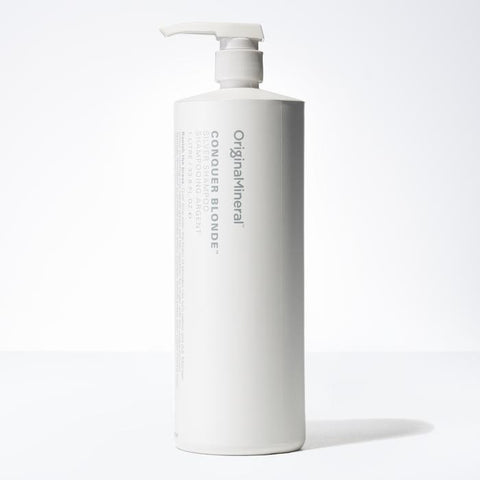 O&M CONQUER BLONDE SILVER SHAMPOO (1L)